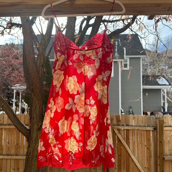 Victoria’s Secret Floral Lace Red négligée Slip lingerie Chemise Medium - Picture 10 of 16